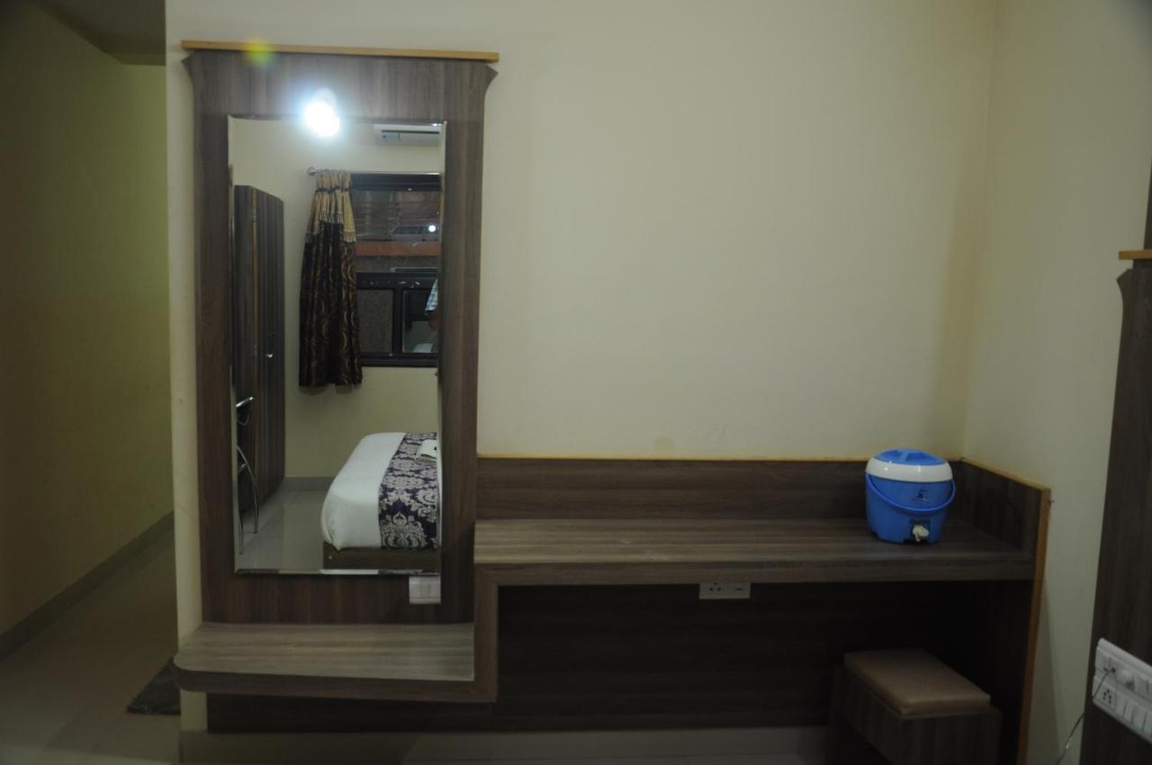 Hotel Bansi Dwarka  Exterior photo